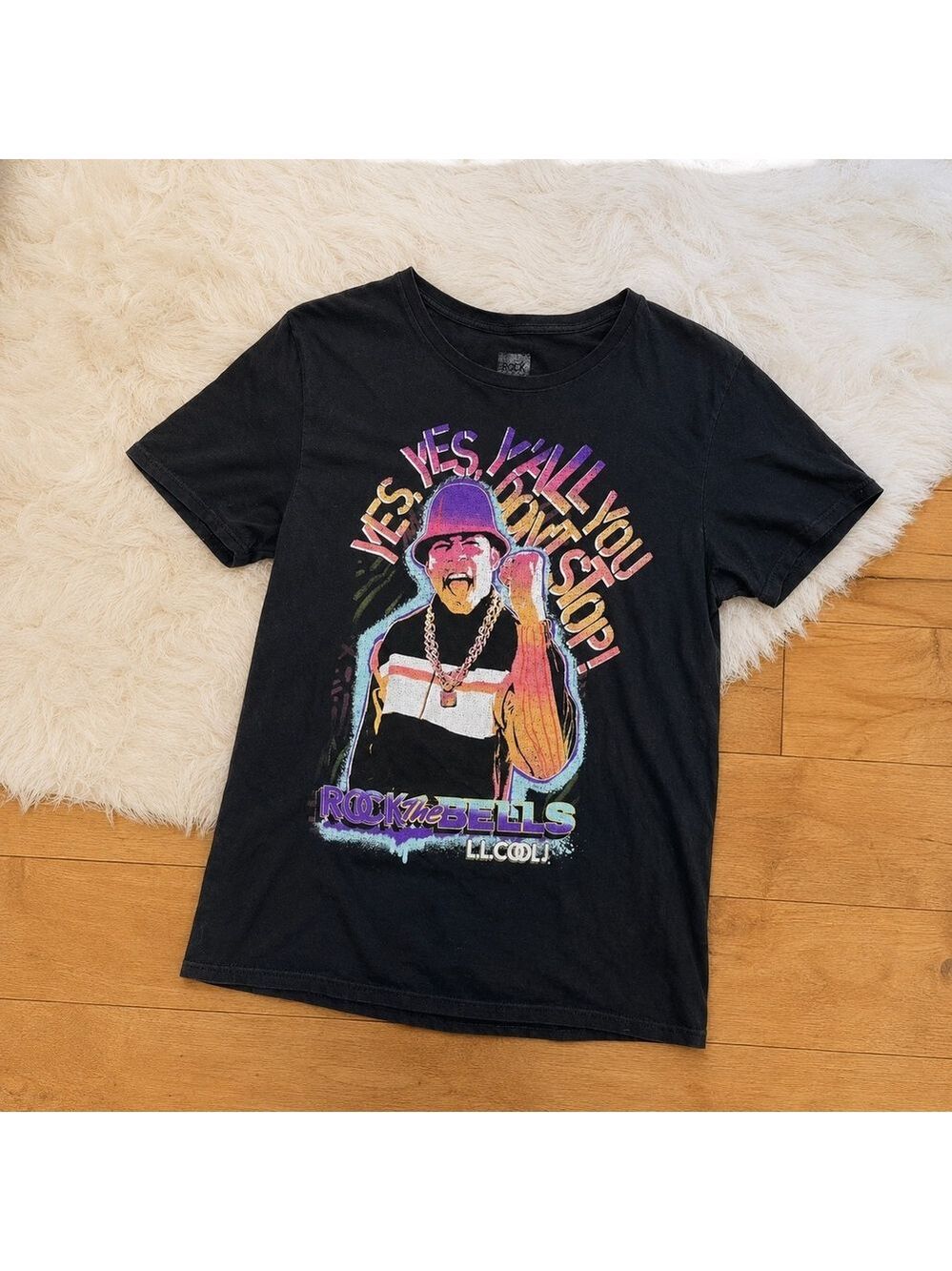 LL Cool J Rock The Bells Graphic Tee Mens Size Medium Black Hip Hop Rap T-Shirt - Picture 1 of 5